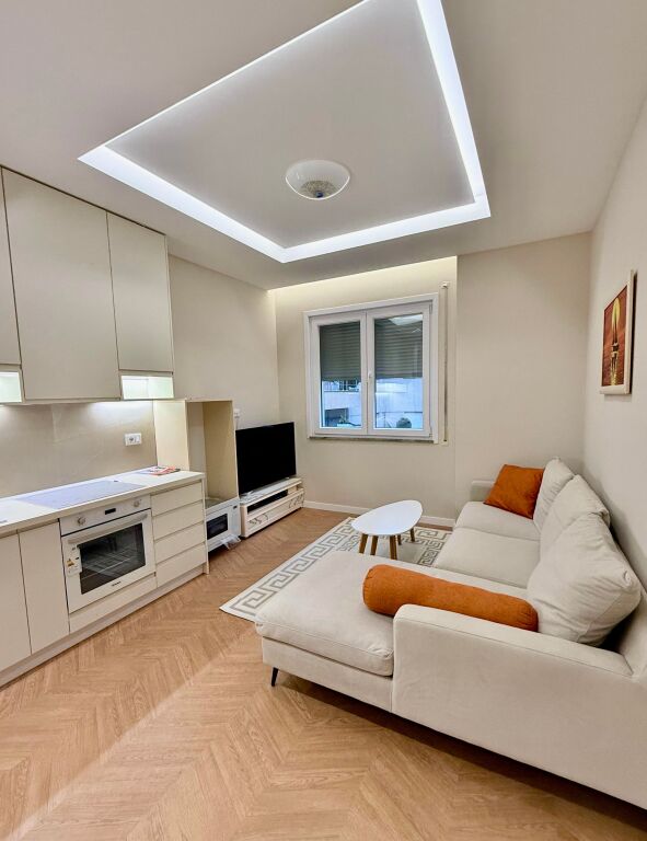 Qera Apartament 2+1 tek Liqeni i Thatë