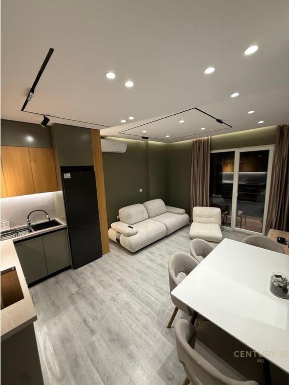 Shitet apartament i tipologjise 2+1+2 me post parkimi ne Ali Dem!