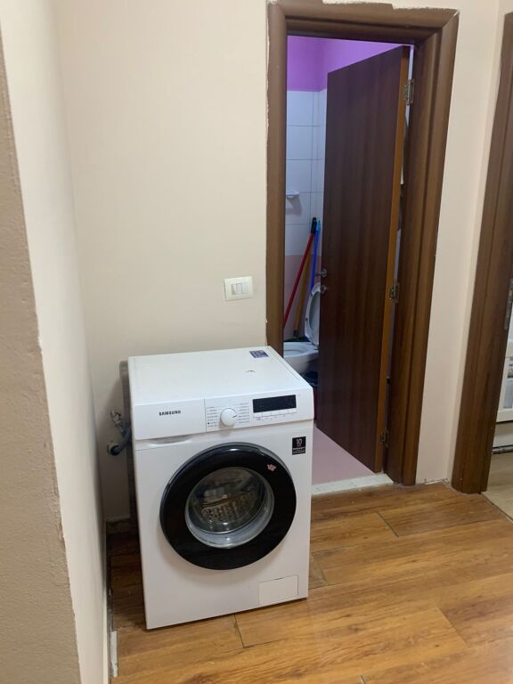 Jepet me qera 2+2 mobiluar liqeni thate 549 eu