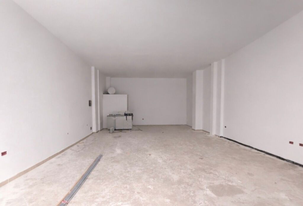 Njësi komerciale me qira në Astir