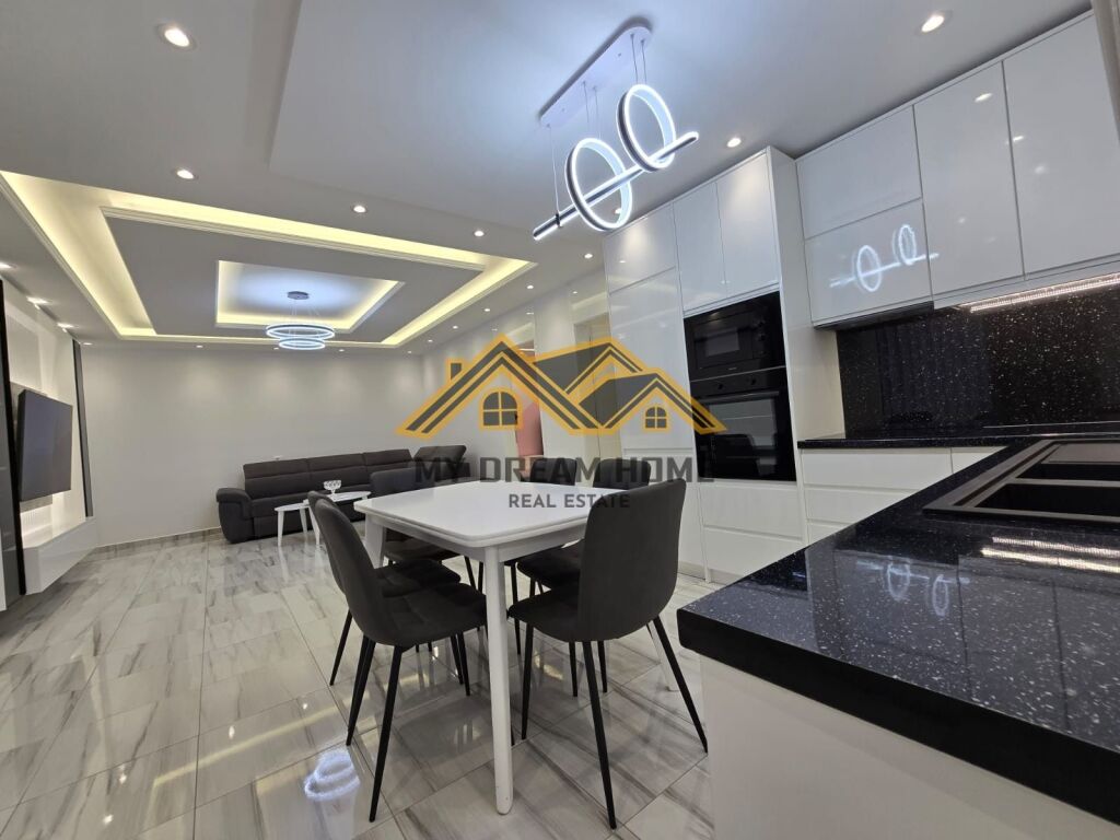 SHITET SUPER APARTAMENT 2+1 TEK SHKEMBI KAVAJES!