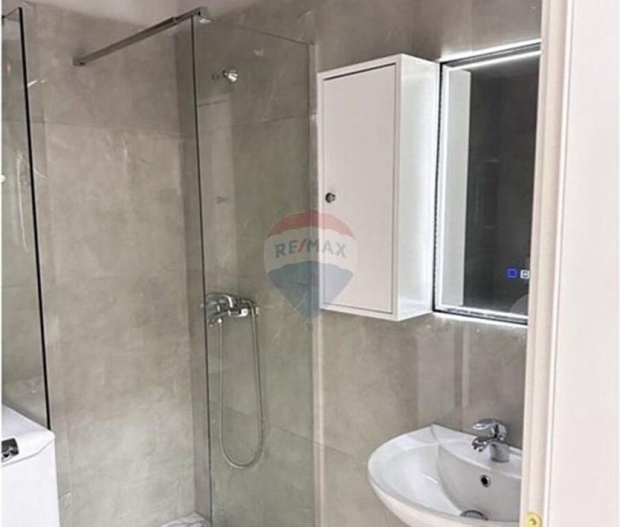 1+1 ME QIRA TE URBAN GATE, ASTIR