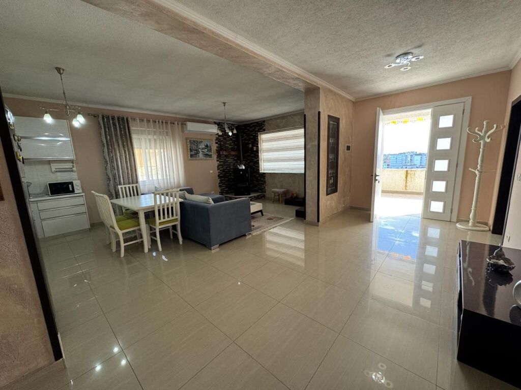 Jepet Shtepi Private me qera 3+1+2