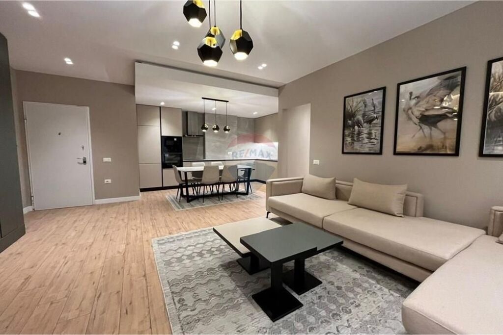 APARTAMENT LUKSOZ PER QIRA 2+1+2 +PARKIM