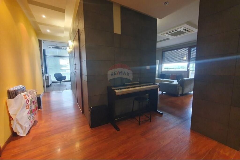 GIVEN SUPER APARTMENT AT GOLD COMPLEX 3+1+3