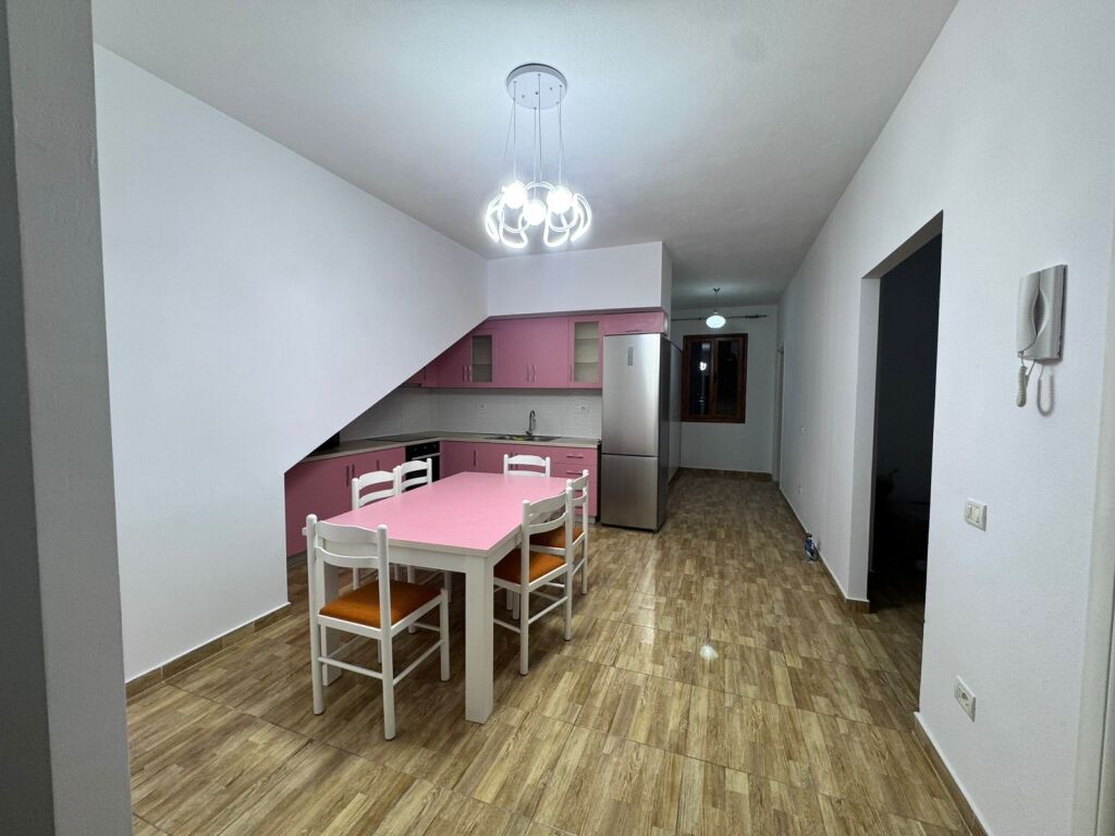 3+1,i mobiluar kat vile ne sauk te ri te bkt ja,500 euro