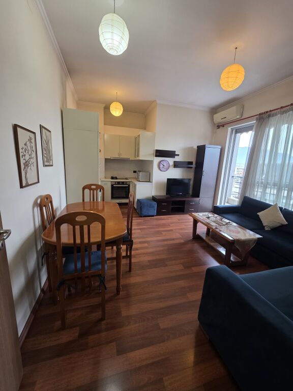 apartament 1+1 pazari i ri jepet dhe per bnb