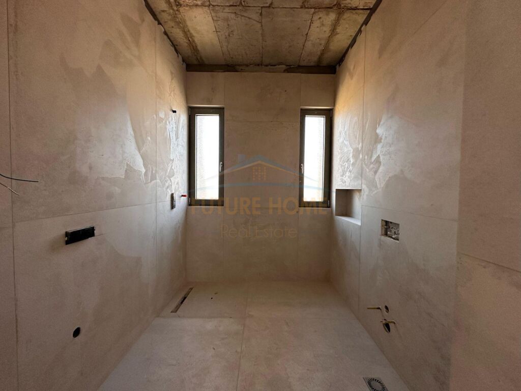 Shitet apartament 2+1+2 Green Valley Liqeni i Thate