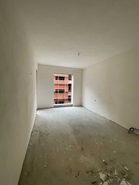 2+1+Parkim per Shitje/Babrru