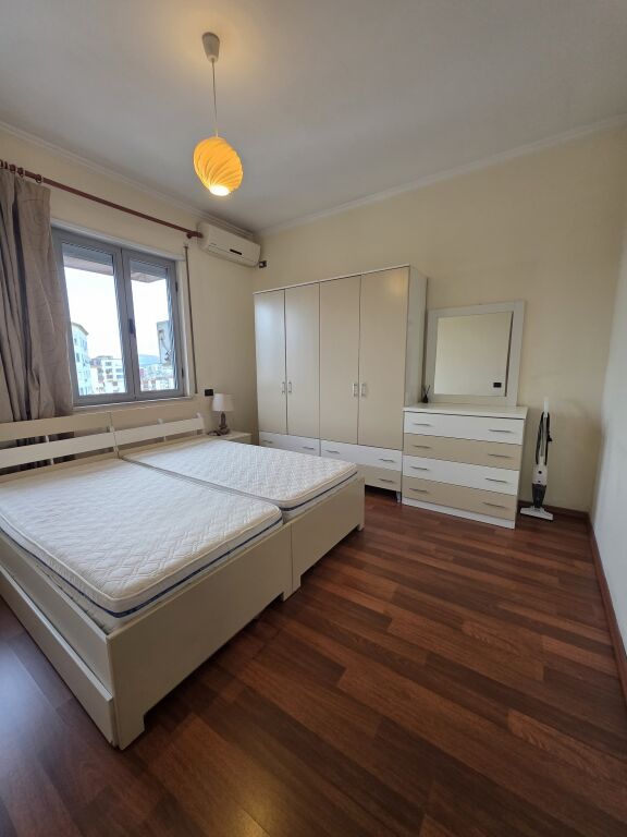 apartament 1+1 pazari i ri jepet dhe per bnb