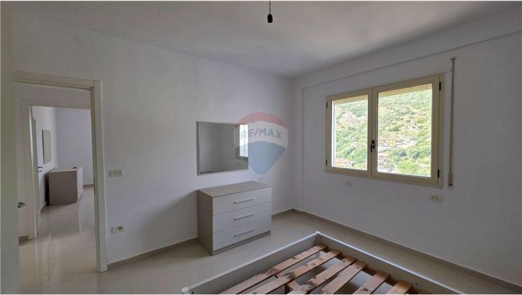 Apartament 2+1+2 me pamje fantastike nga Deti ne shitje ne Lungomare