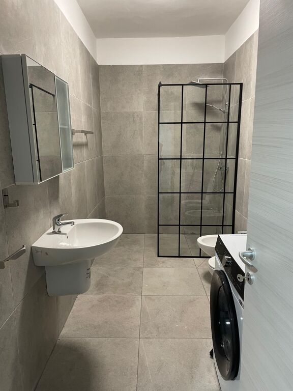 E-88/Laprake per unizkm jepet me qera apartament luksoz 60,000 leke