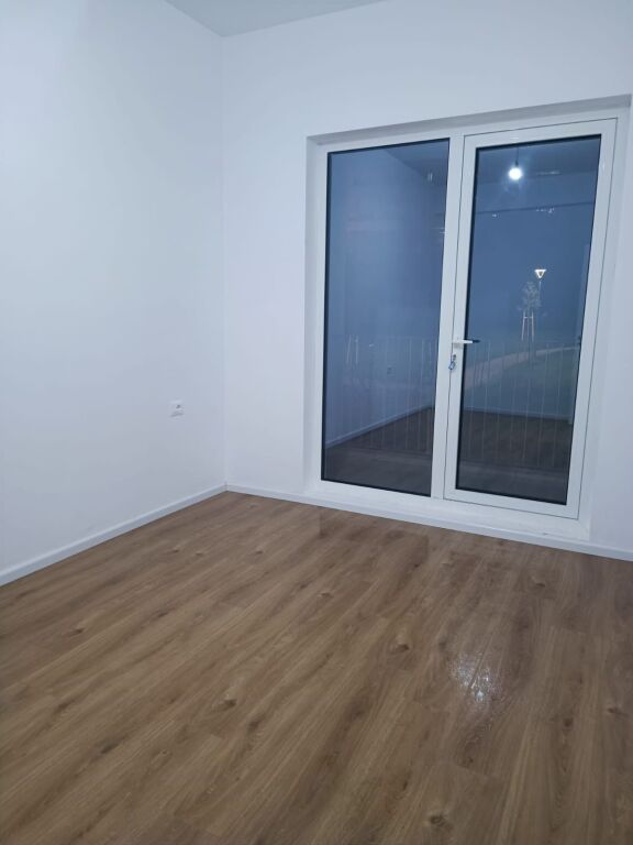 Tirane, jepet me qera nga Pronari, pa-komision apartament 1+1+Ballkon Kati 2, 54 m² (Rr. Dalip Topi 1040 Tiranë)