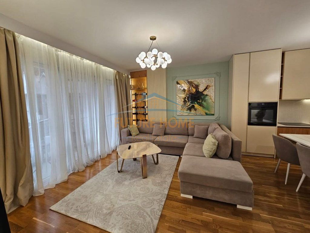 Qera,Apartament 1+1 tek Rruga e Barrikadave!