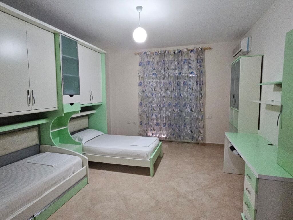 Apartament me qira Vlore afer plazhit + garazh privat