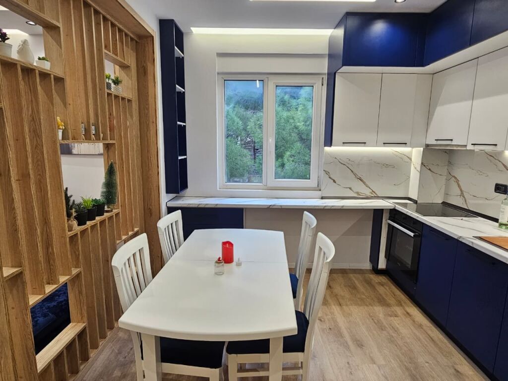 SHITET APARTAMENT AFER PLAZHIT VLORE