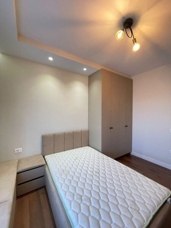 APARTAMENT ME QERA 2+1 SELITE 70.000 LEKE