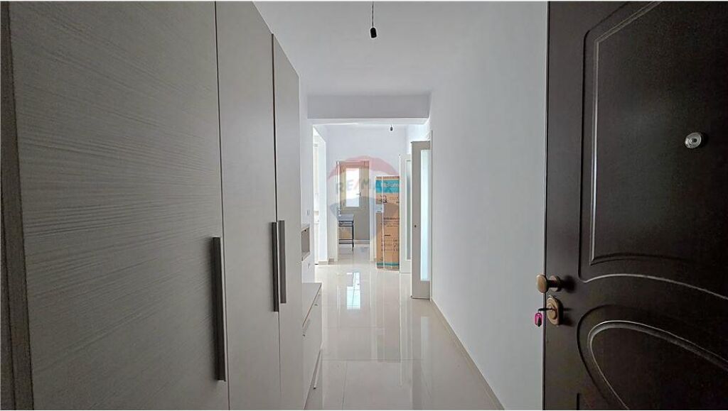 Apartament 2+1+2 me pamje fantastike nga Deti ne shitje ne Lungomare