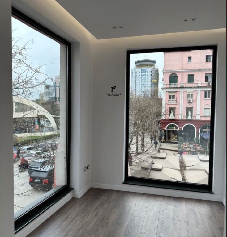 UFFICIO IN AFFITTO 76 M2 CENTRO 150.000 LEKE