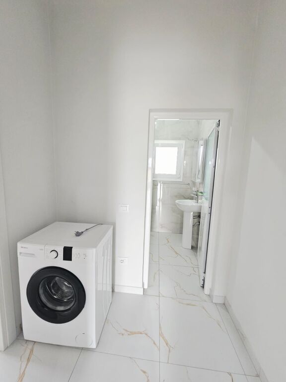 JEPET ME QERA APARTAMENT 2+1 NE ISH KENETE