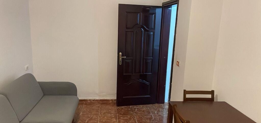 Jepet me qera apartament 1+1 Qytet Studenti 250 Euro