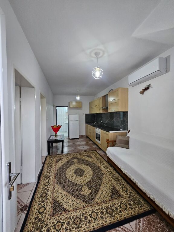 🏠 Shtepi private : 1+1+guzhinë më vete (450 euro/ Muaj)* 📍 *Jordan Misja - mes Don Boskos &amp; Blv te Ri* - e mobiluar totalisht  -Sip Totale : 70 m2