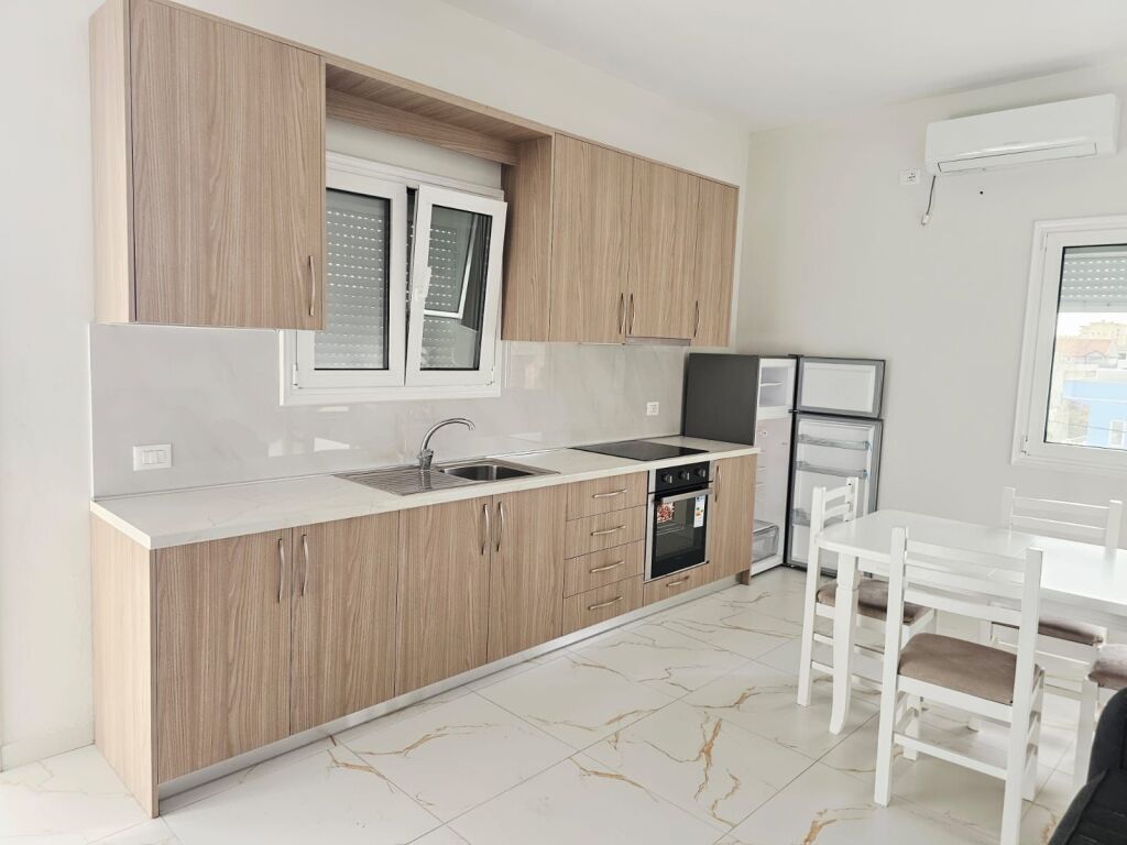 JEPET ME QERA APARTAMENT 2+1 NE ISH KENETE