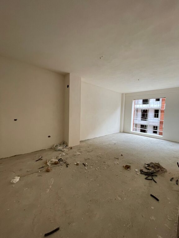 2+1+Parkim per Shitje/Babrru