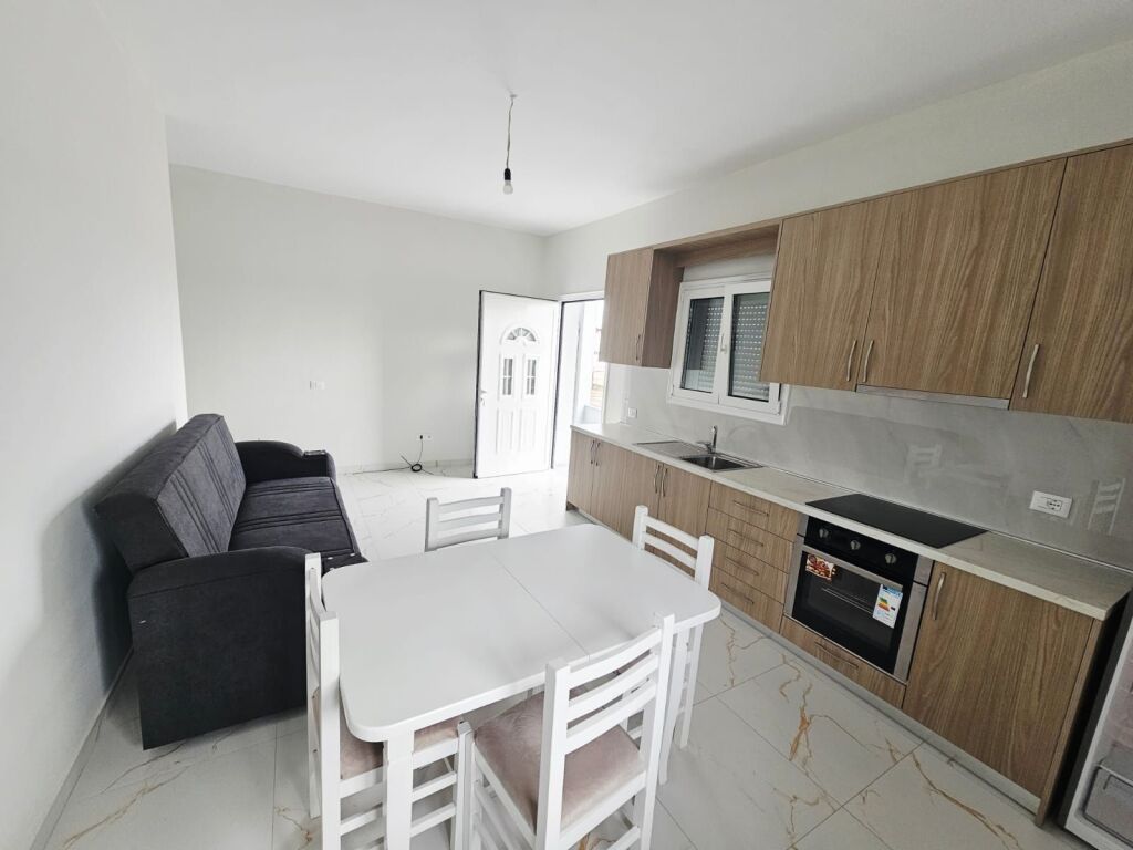 JEPET ME QERA APARTAMENT 2+1 NE ISH KENETE