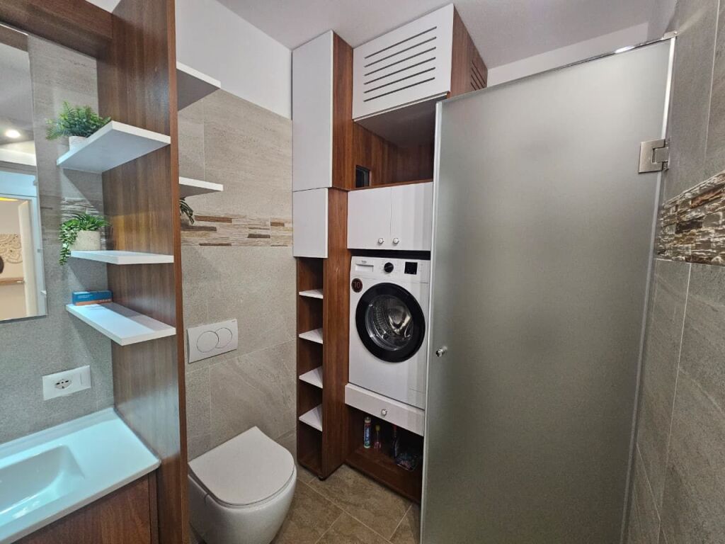 APARTAMENT NE SHITJE ME PAMJE DETI VLORE