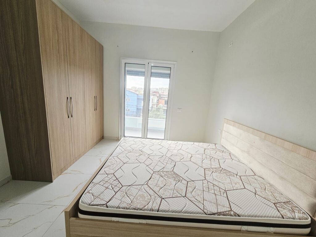 JEPET ME QERA APARTAMENT 2+1 NE ISH KENETE