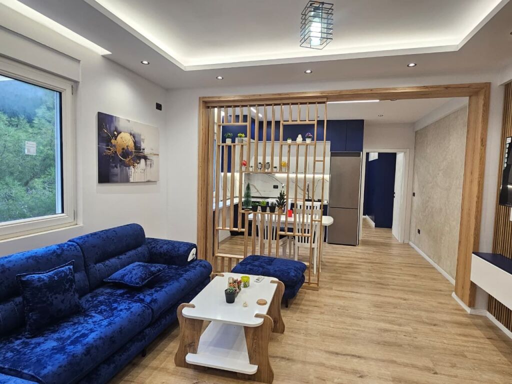 SHITET APARTAMENT AFER PLAZHIT VLORE