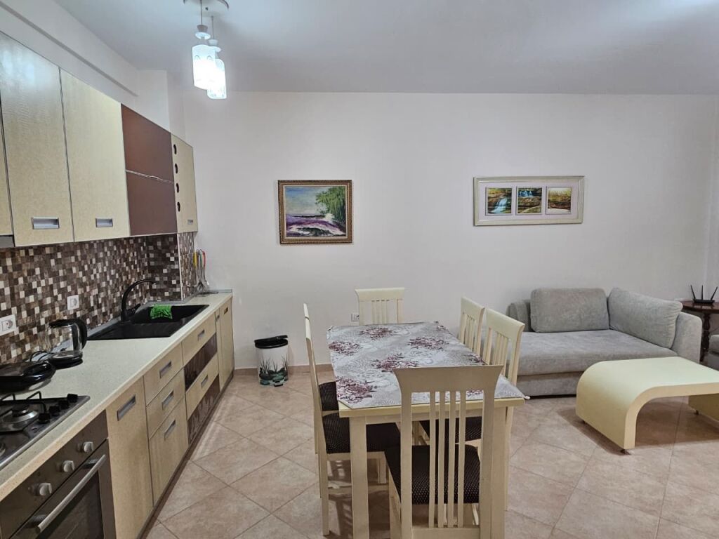 Apartament me qira Vlore afer plazhit + garazh privat