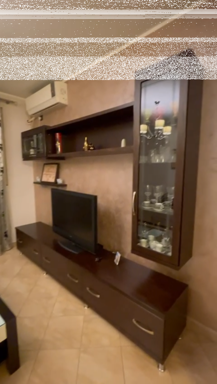 Appartamento 2+1, Xhamllik!