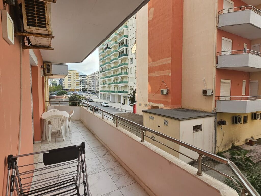 Apartament me qira Vlore afer plazhit + garazh privat