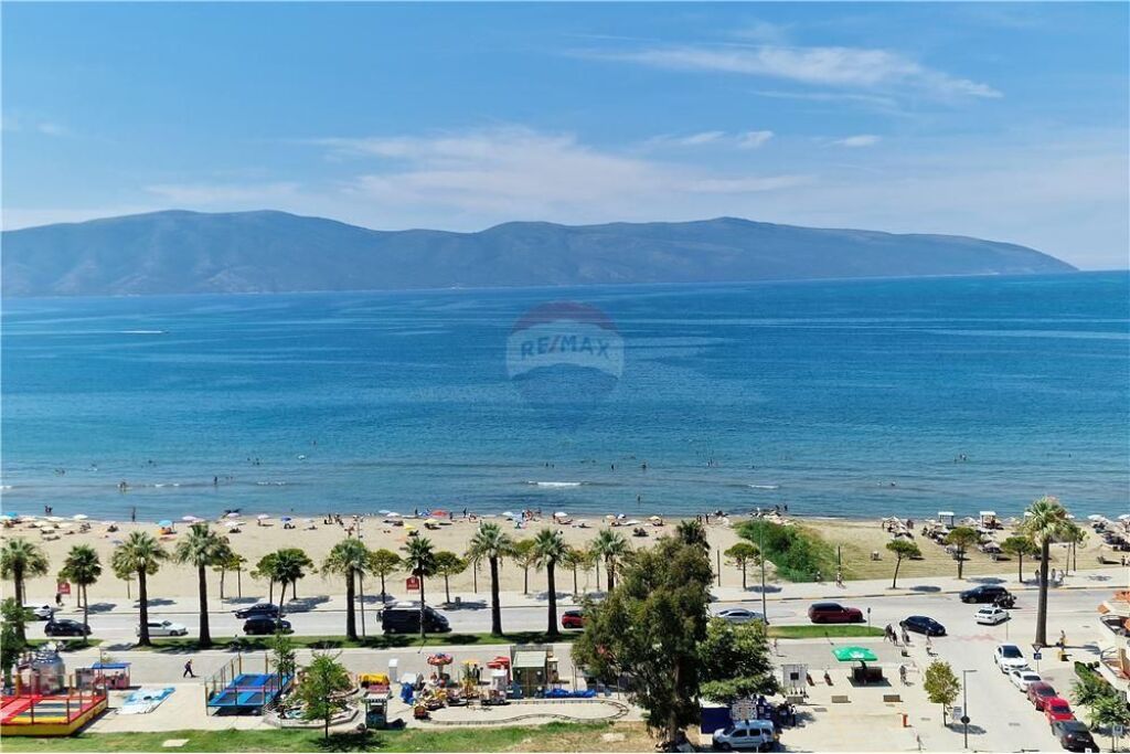 Apartament 2+1+2 me pamje fantastike nga Deti ne shitje ne Lungomare