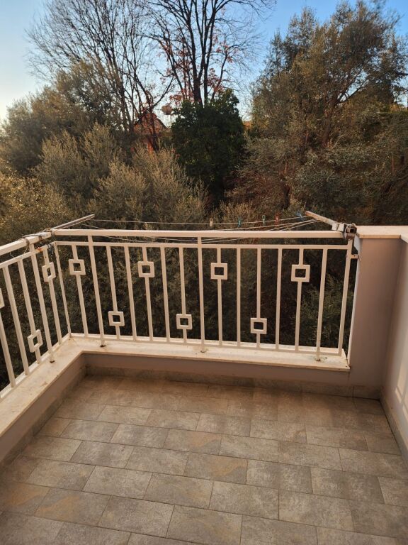 Apartment 2+1, Shkoze!