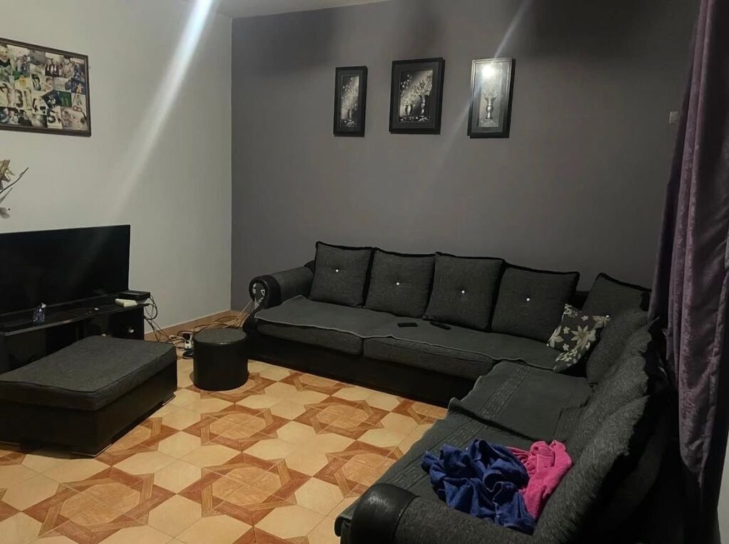 Shtepi Private me Qera 2+1 Mobiluar