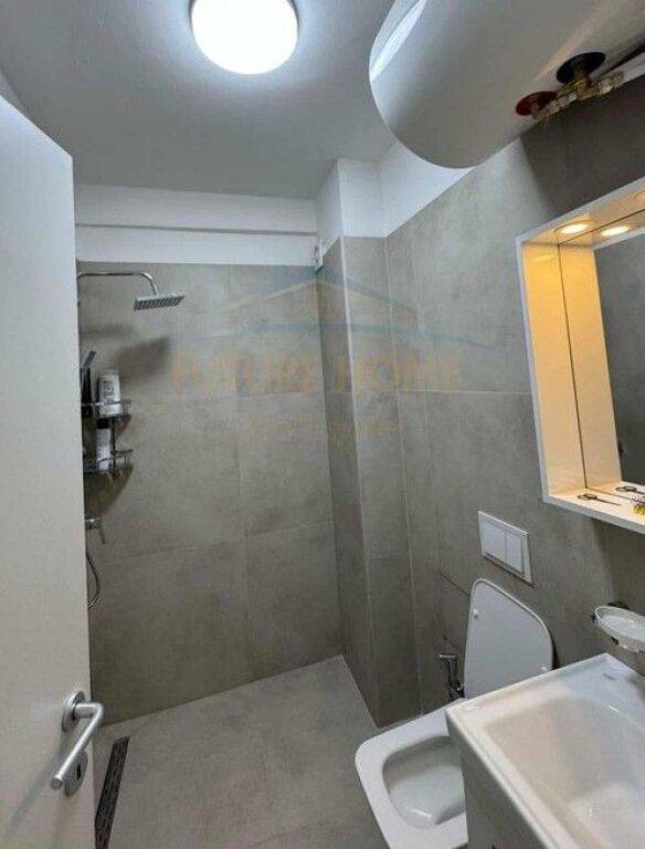 Shitet, Apartament 1+1, prane Xhamise, Selitë