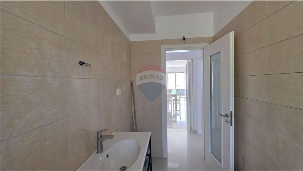 Apartament 2+1+2 me pamje fantastike nga Deti ne shitje ne Lungomare