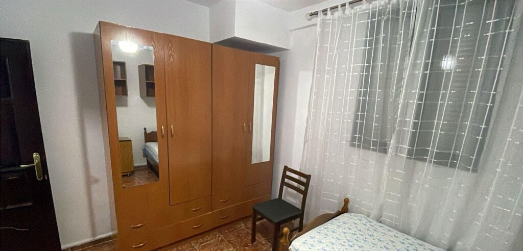 Jepet me qera apartament 1+1 Qytet Studenti 250 Euro