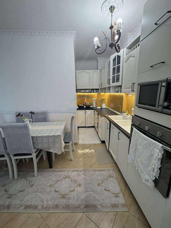 Shitet , Apartament 1+1, Unaza e Re.