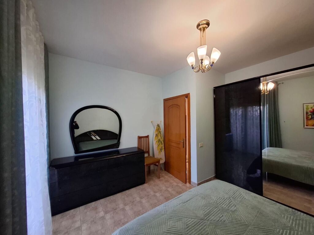 Jepet Me Qera Apartament 1+1+1 Ballkon