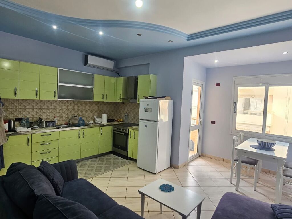 Apartment on the Lungomare with a side sea view