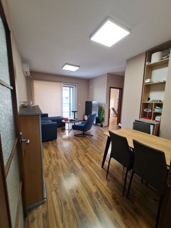 Apartament/zyra( 4+1),Frosina Plaku!