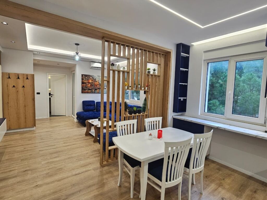 SHITET APARTAMENT AFER PLAZHIT VLORE