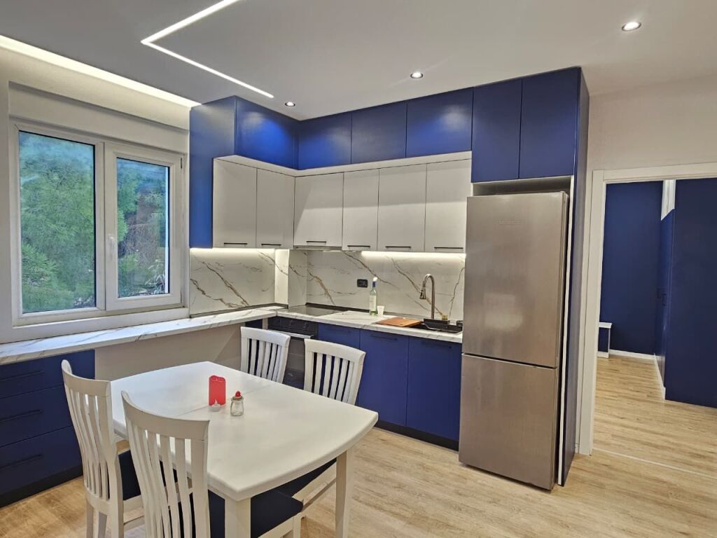 SHITET APARTAMENT AFER PLAZHIT VLORE