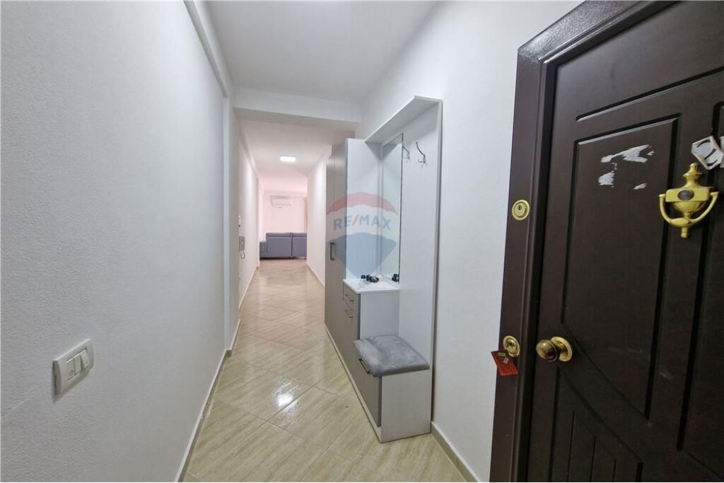 Apartament 1+1 me qera tek 7-pallatet,Vlore
