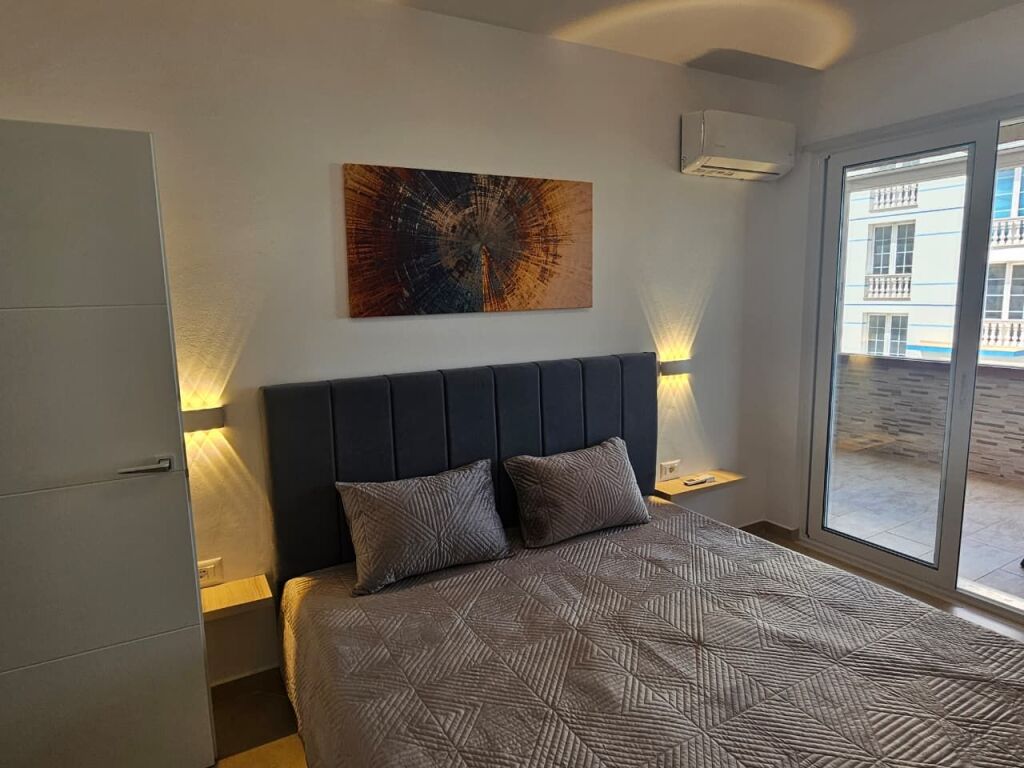 APARTAMENT NE SHITJE ME PAMJE DETI VLORE