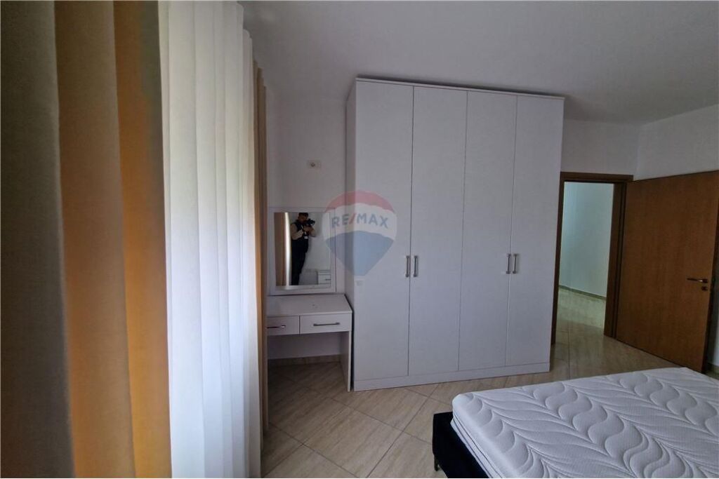 Apartament 1+1 me qera tek 7-pallatet,Vlore